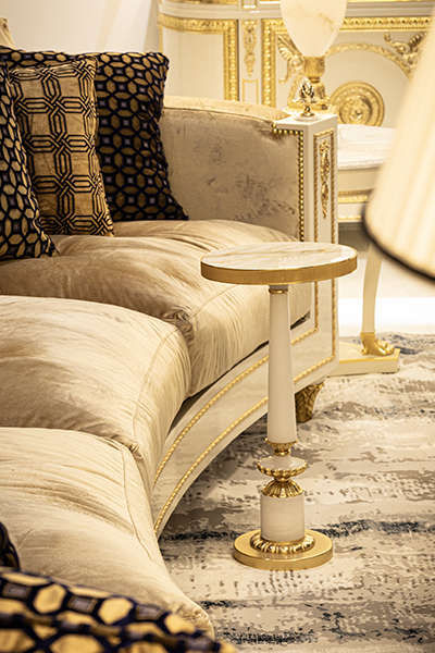 SIDE TABLE SINGULAR PIECES