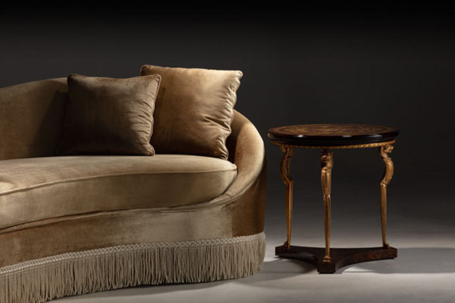 SIDE TABLE SINGULAR PIECES