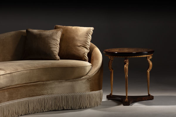 SIDE TABLE SINGULAR PIECES